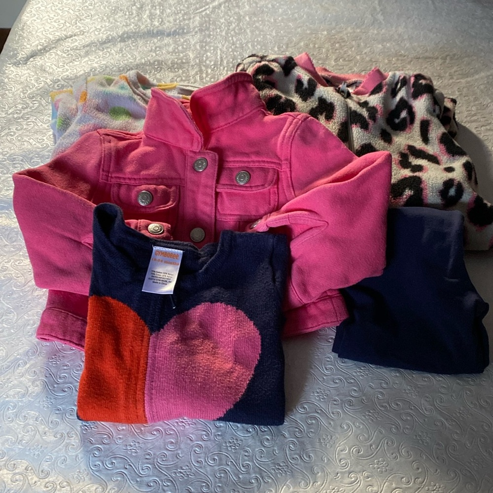 BUNDLE OF KIDS CLOTHES GIRLS SIZE 12-24 MONTHS.